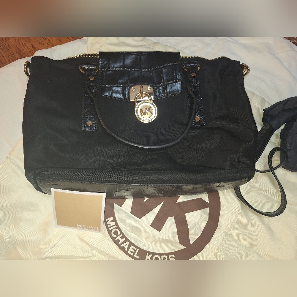 NWT Michael Kors Black Shoulder Bag & Gold Accents - Picture 9 of 9